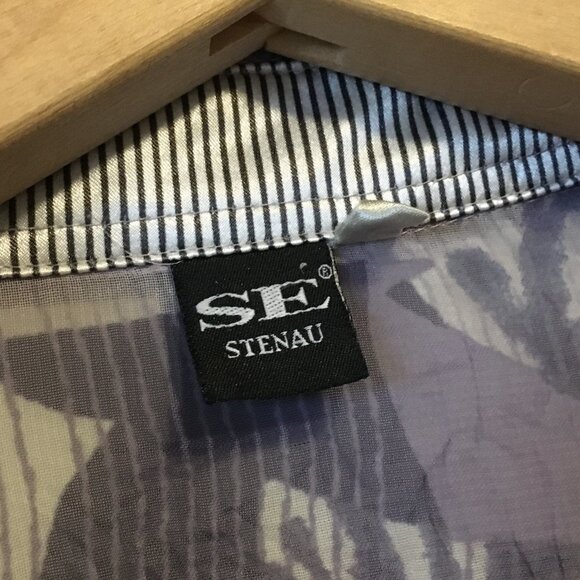 SE Stenau Purple Whimsigoth Floral & Animal Print Button Down Shirt - Picture 11 of 16